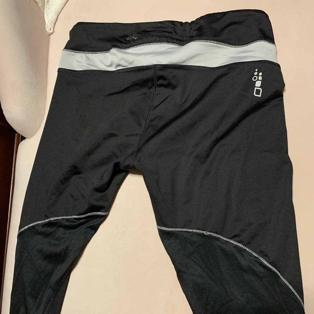 Hind Capri workout leggings